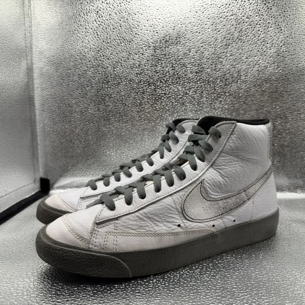 Size 9.5 Nike Blazer Mid 77 Sneakers Mens White Excellent 50 Years of Hip Hop